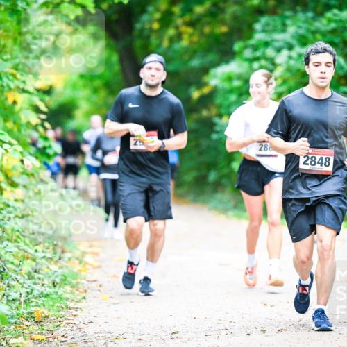 12.10.2025 - Bramfelder Halbmarathon 2025 Dr. Thomas Lammeyer http://msf.ph/oto/9355368 12.10.2025 10:53:34 Laufen 29, 286, 2848 meine-sportfotos.de