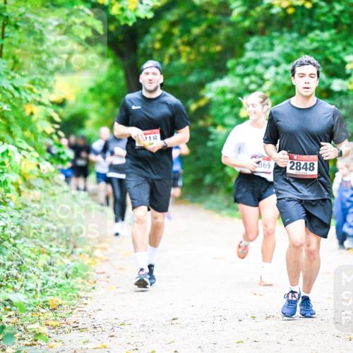 12.10.2025 - Bramfelder Halbmarathon 2025 Dr. Thomas Lammeyer http://msf.ph/oto/9355369 12.10.2025 10:53:34 Laufen 118, 869, 2848 meine-sportfotos.de