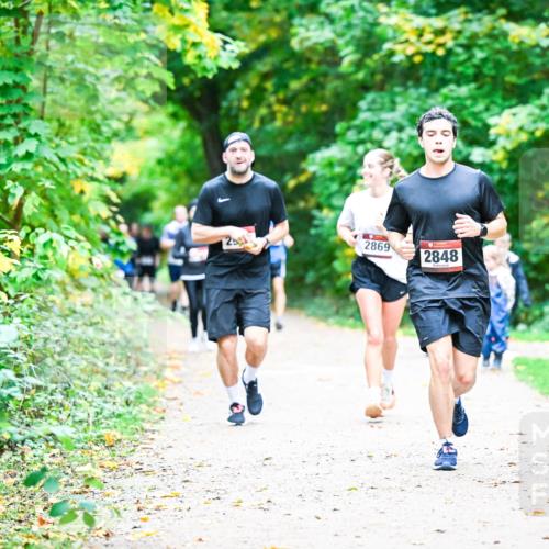 12.10.2025 - Bramfelder Halbmarathon 2025 Dr. Thomas Lammeyer http://msf.ph/oto/9355371 12.10.2025 10:53:34 Laufen 2869, 2848 meine-sportfotos.de
