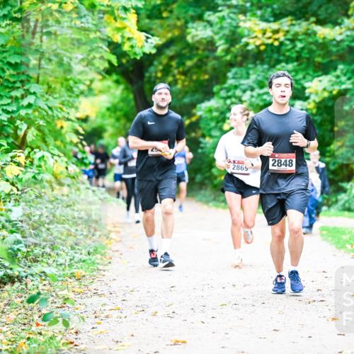 12.10.2025 - Bramfelder Halbmarathon 2025 Dr. Thomas Lammeyer http://msf.ph/oto/9355372 12.10.2025 10:53:35 Laufen 25, 2848, 2865 meine-sportfotos.de