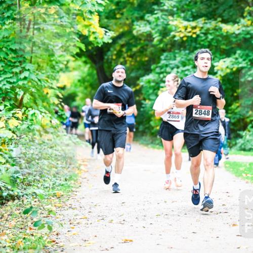 12.10.2025 - Bramfelder Halbmarathon 2025 Dr. Thomas Lammeyer http://msf.ph/oto/9355373 12.10.2025 10:53:35 Laufen 2869, 2848 meine-sportfotos.de