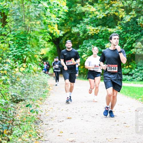 12.10.2025 - Bramfelder Halbmarathon 2025 Dr. Thomas Lammeyer http://msf.ph/oto/9355374 12.10.2025 10:53:36 Laufen 2918, 2869, 2848 meine-sportfotos.de