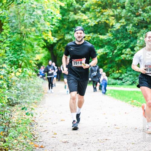 12.10.2025 - Bramfelder Halbmarathon 2025 Dr. Thomas Lammeyer http://msf.ph/oto/9355390 12.10.2025 10:53:38 Laufen 2918, 2869 meine-sportfotos.de