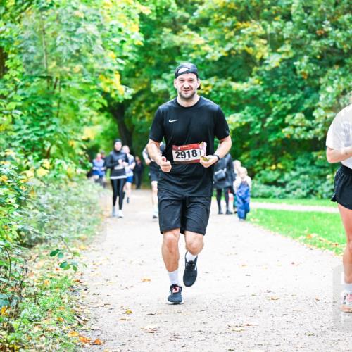 12.10.2025 - Bramfelder Halbmarathon 2025 Dr. Thomas Lammeyer http://msf.ph/oto/9355391 12.10.2025 10:53:38 Laufen 2918, 2869 meine-sportfotos.de