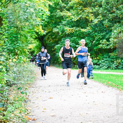 12.10.2025 - Bramfelder Halbmarathon 2025 Dr. Thomas Lammeyer http://msf.ph/oto/9355400 12.10.2025 10:53:40 Laufen 212, 2543, 88 meine-sportfotos.de