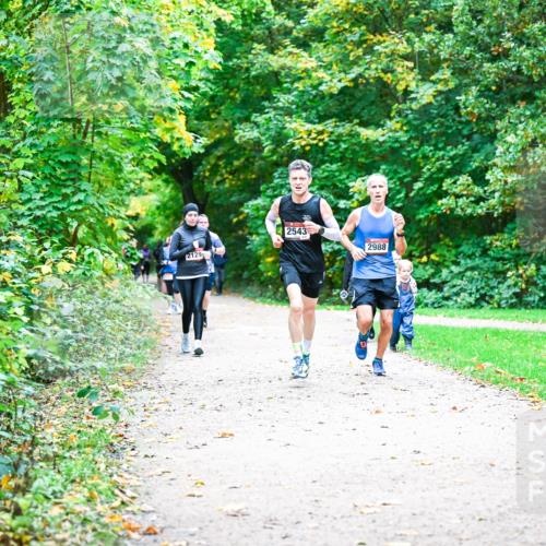12.10.2025 - Bramfelder Halbmarathon 2025 Dr. Thomas Lammeyer http://msf.ph/oto/9355401 12.10.2025 10:53:40 Laufen 2129, 2543, 2988 meine-sportfotos.de