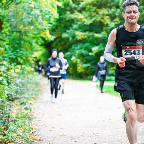 12.10.2025 - Bramfelder Halbmarathon 2025 Dr. Thomas Lammeyer http://msf.ph/oto/9355418 12.10.2025 10:53:42 Laufen 2543, 47 meine-sportfotos.de