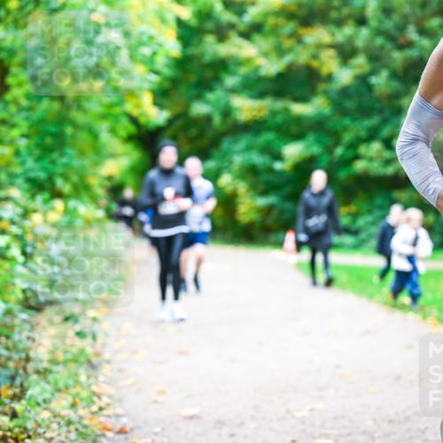 12.10.2025 - Bramfelder Halbmarathon 2025 Dr. Thomas Lammeyer http://msf.ph/oto/9355421 12.10.2025 10:53:43 Laufen 34, 254 meine-sportfotos.de