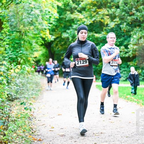 12.10.2025 - Bramfelder Halbmarathon 2025 Dr. Thomas Lammeyer http://msf.ph/oto/9355434 12.10.2025 10:53:45 Laufen 2129, 2174 meine-sportfotos.de