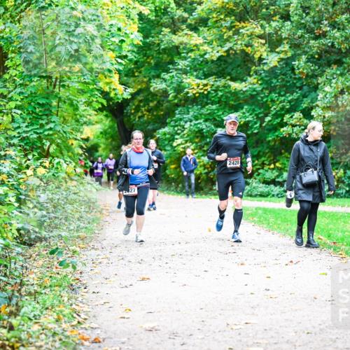 12.10.2025 - Bramfelder Halbmarathon 2025 Dr. Thomas Lammeyer http://msf.ph/oto/9355451 12.10.2025 10:53:48 Laufen 27, 2428 meine-sportfotos.de