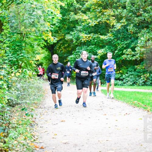 12.10.2025 - Bramfelder Halbmarathon 2025 Dr. Thomas Lammeyer http://msf.ph/oto/9355478 12.10.2025 10:53:53 Laufen 16, 2803 meine-sportfotos.de