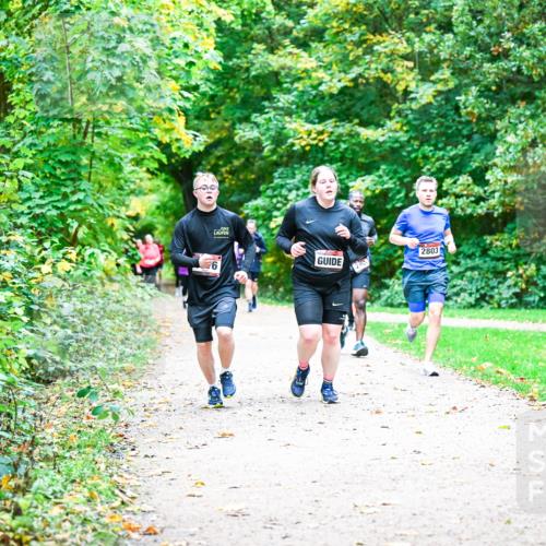 12.10.2025 - Bramfelder Halbmarathon 2025 Dr. Thomas Lammeyer http://msf.ph/oto/9355483 12.10.2025 10:53:54 Laufen 6, 2, 2803 meine-sportfotos.de