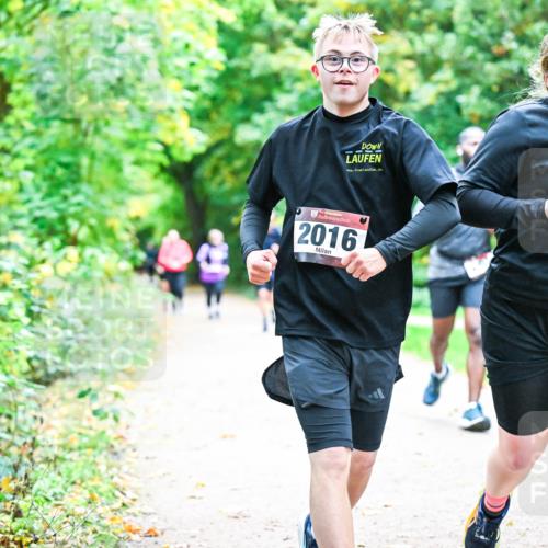 12.10.2025 - Bramfelder Halbmarathon 2025 Dr. Thomas Lammeyer http://msf.ph/oto/9355503 12.10.2025 10:53:57 Laufen 179, 2016 meine-sportfotos.de