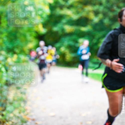 12.10.2025 - Bramfelder Halbmarathon 2025 Dr. Thomas Lammeyer http://msf.ph/oto/9355572 12.10.2025 10:54:10 Laufen 2146 meine-sportfotos.de