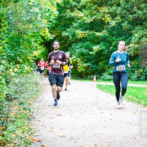 12.10.2025 - Bramfelder Halbmarathon 2025 Dr. Thomas Lammeyer http://msf.ph/oto/9355580 12.10.2025 10:54:12 Laufen 2344, 2378 meine-sportfotos.de