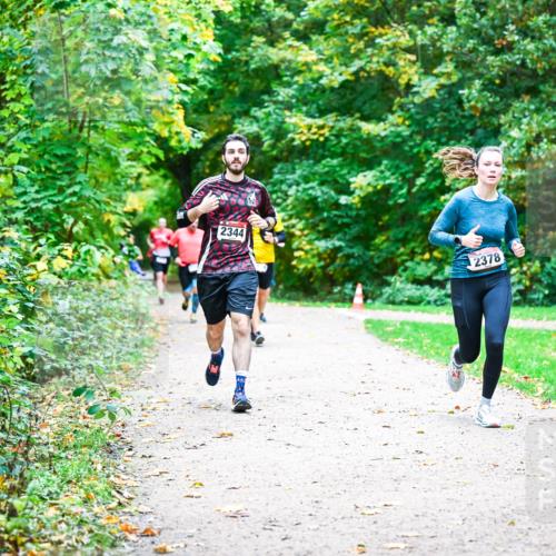 12.10.2025 - Bramfelder Halbmarathon 2025 Dr. Thomas Lammeyer http://msf.ph/oto/9355582 12.10.2025 10:54:12 Laufen 2344, 2378 meine-sportfotos.de