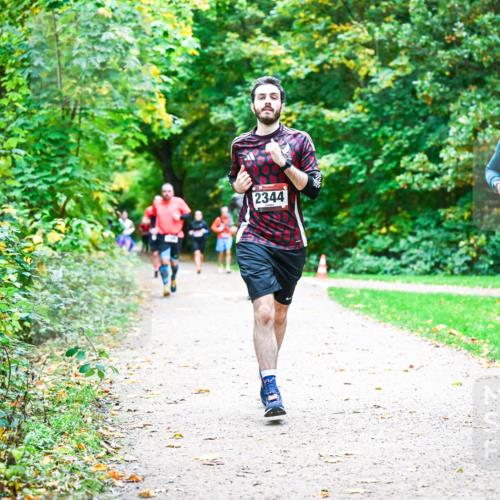 12.10.2025 - Bramfelder Halbmarathon 2025 Dr. Thomas Lammeyer http://msf.ph/oto/9355589 12.10.2025 10:54:13 Laufen 2344, 2378 meine-sportfotos.de