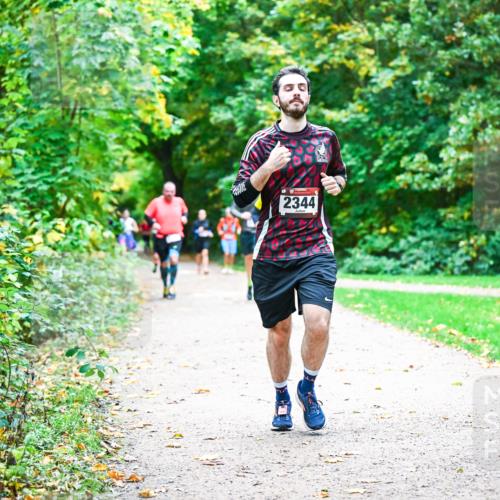 12.10.2025 - Bramfelder Halbmarathon 2025 Dr. Thomas Lammeyer http://msf.ph/oto/9355591 12.10.2025 10:54:13 Laufen 2344, 2378 meine-sportfotos.de