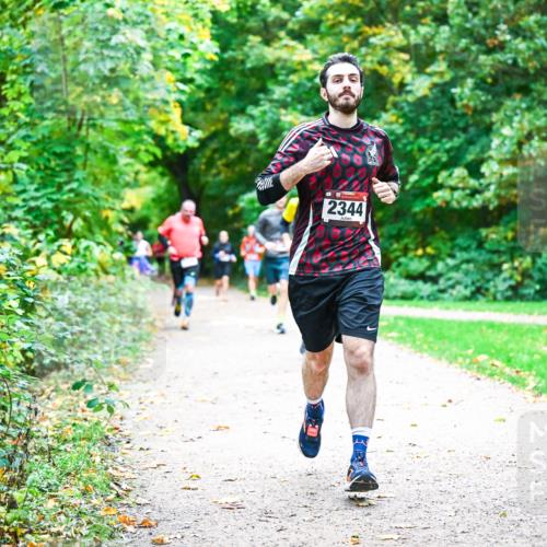 12.10.2025 - Bramfelder Halbmarathon 2025 Dr. Thomas Lammeyer http://msf.ph/oto/9355592 12.10.2025 10:54:13 Laufen 2344, 2 meine-sportfotos.de