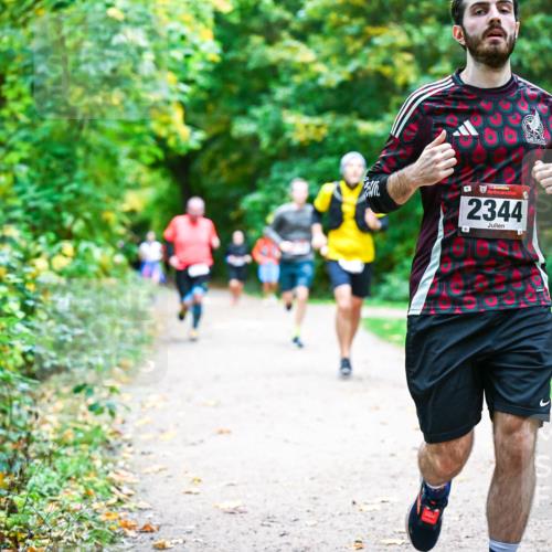 12.10.2025 - Bramfelder Halbmarathon 2025 Dr. Thomas Lammeyer http://msf.ph/oto/9355598 12.10.2025 10:54:14 Laufen 4, 2344 meine-sportfotos.de