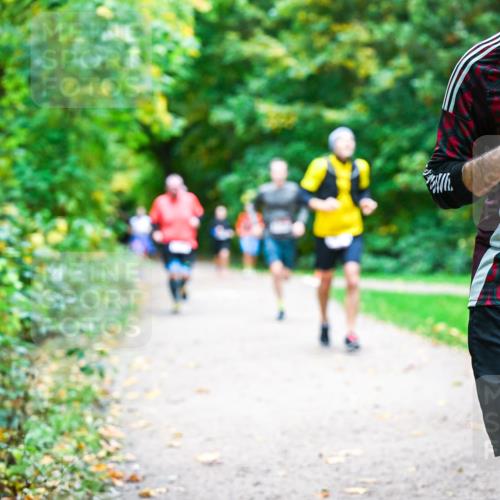 12.10.2025 - Bramfelder Halbmarathon 2025 Dr. Thomas Lammeyer http://msf.ph/oto/9355601 12.10.2025 10:54:15 Laufen 2344 meine-sportfotos.de