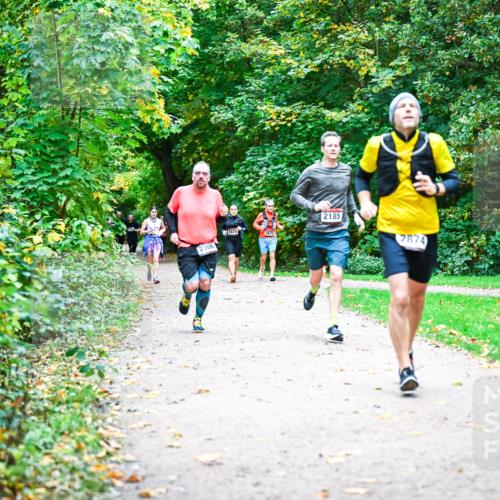 12.10.2025 - Bramfelder Halbmarathon 2025 Dr. Thomas Lammeyer http://msf.ph/oto/9355607 12.10.2025 10:54:16 Laufen 2306, 2674, 2675, 2185, 2874 meine-sportfotos.de