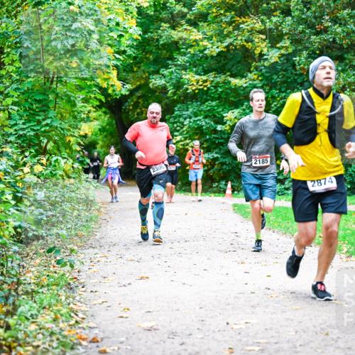 12.10.2025 - Bramfelder Halbmarathon 2025 Dr. Thomas Lammeyer http://msf.ph/oto/9355611 12.10.2025 10:54:16 Laufen 2306, 2674, 2675, 2185, 2874 meine-sportfotos.de