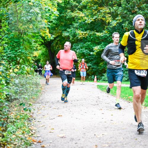 12.10.2025 - Bramfelder Halbmarathon 2025 Dr. Thomas Lammeyer http://msf.ph/oto/9355613 12.10.2025 10:54:17 Laufen 2306, 2675, 2185, 2874 meine-sportfotos.de