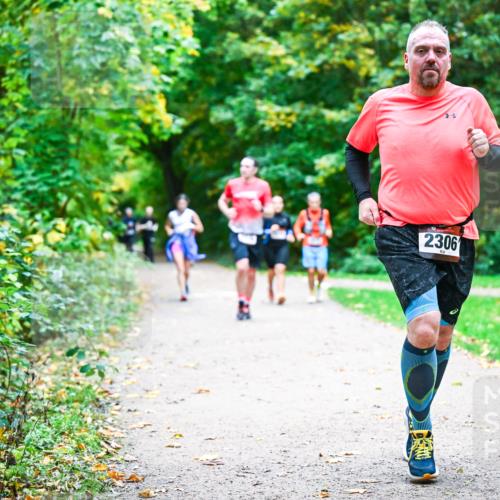 12.10.2025 - Bramfelder Halbmarathon 2025 Dr. Thomas Lammeyer http://msf.ph/oto/9355628 12.10.2025 10:54:19 Laufen 2306 meine-sportfotos.de