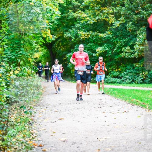 12.10.2025 - Bramfelder Halbmarathon 2025 Dr. Thomas Lammeyer http://msf.ph/oto/9355631 12.10.2025 10:54:20 Laufen 2674, 2675, 2776 meine-sportfotos.de