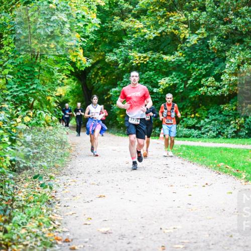 12.10.2025 - Bramfelder Halbmarathon 2025 Dr. Thomas Lammeyer http://msf.ph/oto/9355633 12.10.2025 10:54:20 Laufen 2675, 2776 meine-sportfotos.de