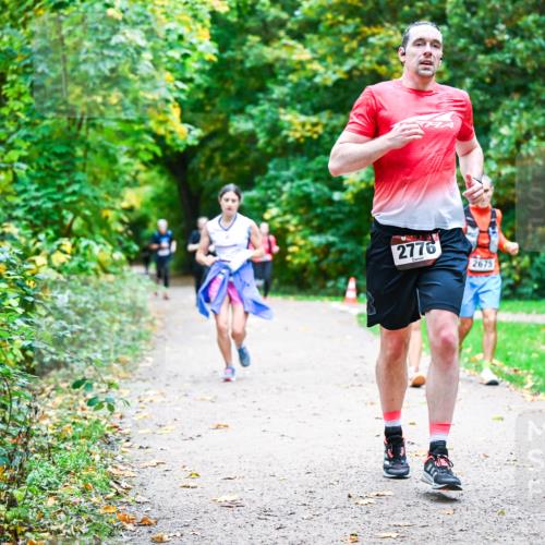 12.10.2025 - Bramfelder Halbmarathon 2025 Dr. Thomas Lammeyer http://msf.ph/oto/9355650 12.10.2025 10:54:22 Laufen 2776, 2675 meine-sportfotos.de