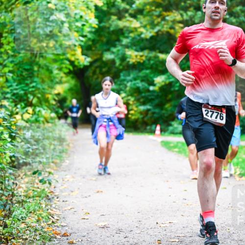 12.10.2025 - Bramfelder Halbmarathon 2025 Dr. Thomas Lammeyer http://msf.ph/oto/9355653 12.10.2025 10:54:23 Laufen 2776 meine-sportfotos.de