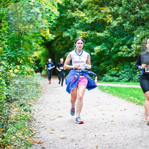 12.10.2025 - Bramfelder Halbmarathon 2025 Dr. Thomas Lammeyer http://msf.ph/oto/9355659 12.10.2025 10:54:24 Laufen 2674, 2675 meine-sportfotos.de