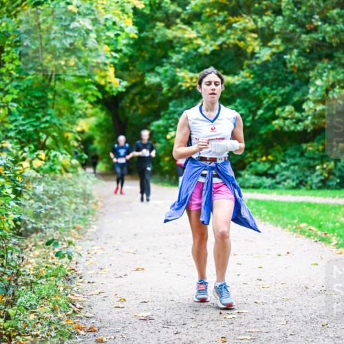 12.10.2025 - Bramfelder Halbmarathon 2025 Dr. Thomas Lammeyer http://msf.ph/oto/9355663 12.10.2025 10:54:24 Laufen 876, 2674 meine-sportfotos.de