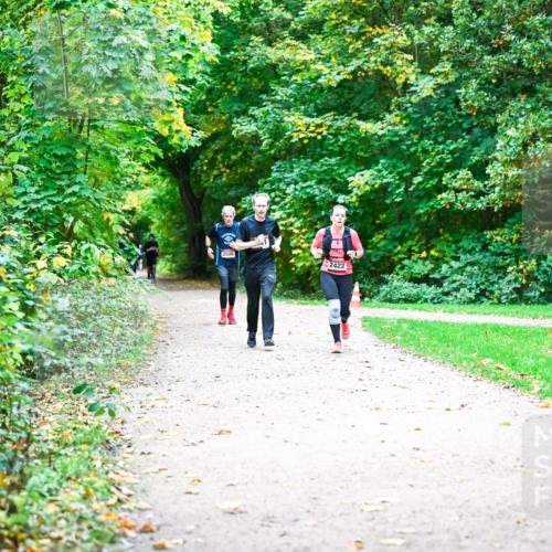 12.10.2025 - Bramfelder Halbmarathon 2025 Dr. Thomas Lammeyer http://msf.ph/oto/9355665 12.10.2025 10:54:27 Laufen 2506, 2422 meine-sportfotos.de
