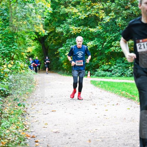 12.10.2025 - Bramfelder Halbmarathon 2025 Dr. Thomas Lammeyer http://msf.ph/oto/9355688 12.10.2025 10:54:31 Laufen 2506, 2191 meine-sportfotos.de