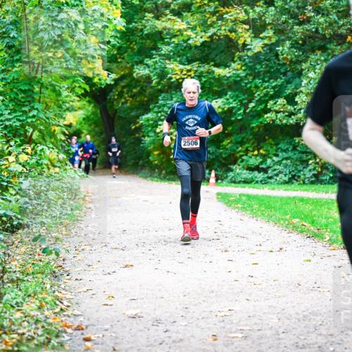 12.10.2025 - Bramfelder Halbmarathon 2025 Dr. Thomas Lammeyer http://msf.ph/oto/9355689 12.10.2025 10:54:31 Laufen 2506, 2191 meine-sportfotos.de