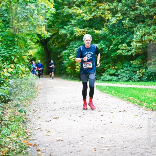 12.10.2025 - Bramfelder Halbmarathon 2025 Dr. Thomas Lammeyer http://msf.ph/oto/9355691 12.10.2025 10:54:32 Laufen 2506 meine-sportfotos.de