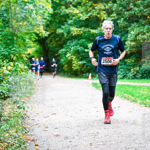 12.10.2025 - Bramfelder Halbmarathon 2025 Dr. Thomas Lammeyer http://msf.ph/oto/9355700 12.10.2025 10:54:33 Laufen 2506 meine-sportfotos.de