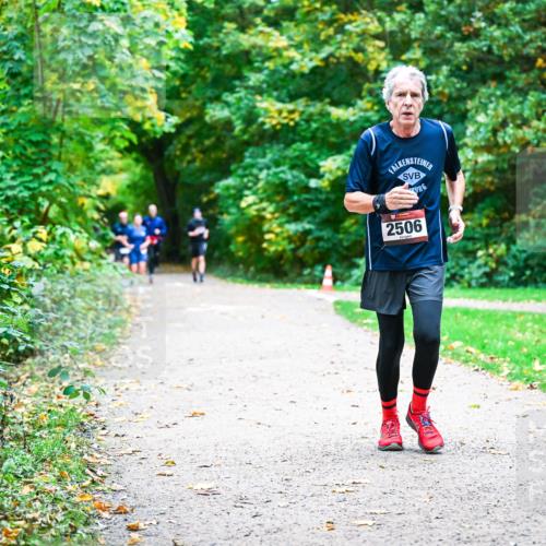 12.10.2025 - Bramfelder Halbmarathon 2025 Dr. Thomas Lammeyer http://msf.ph/oto/9355701 12.10.2025 10:54:33 Laufen 2506 meine-sportfotos.de