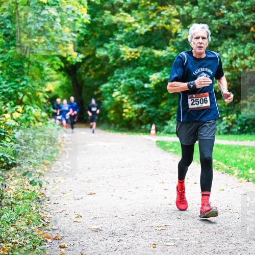 12.10.2025 - Bramfelder Halbmarathon 2025 Dr. Thomas Lammeyer http://msf.ph/oto/9355702 12.10.2025 10:54:33 Laufen 2506 meine-sportfotos.de