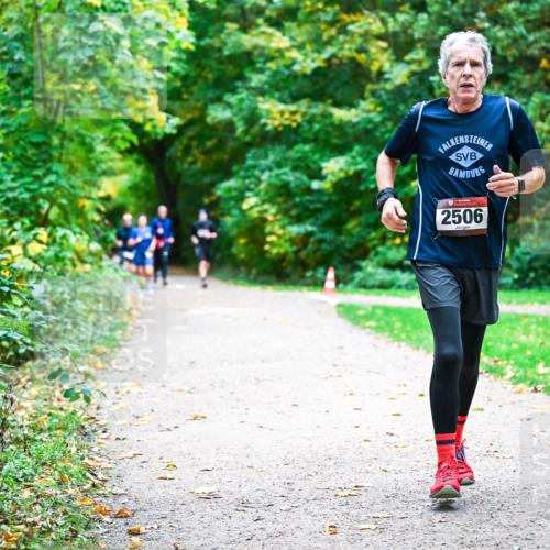 12.10.2025 - Bramfelder Halbmarathon 2025 Dr. Thomas Lammeyer http://msf.ph/oto/9355704 12.10.2025 10:54:33 Laufen 2506 meine-sportfotos.de