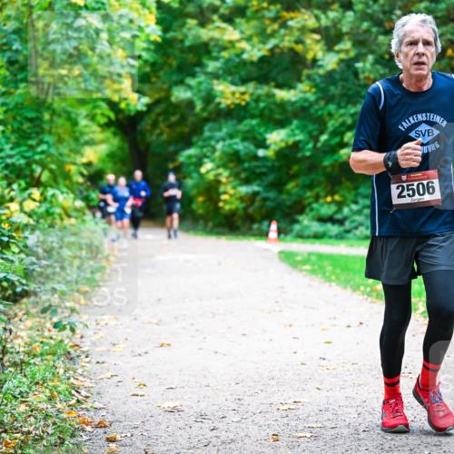 12.10.2025 - Bramfelder Halbmarathon 2025 Dr. Thomas Lammeyer http://msf.ph/oto/9355706 12.10.2025 10:54:34 Laufen 2506 meine-sportfotos.de