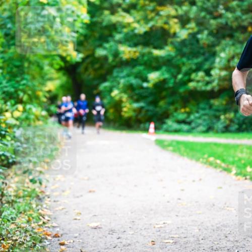 12.10.2025 - Bramfelder Halbmarathon 2025 Dr. Thomas Lammeyer http://msf.ph/oto/9355710 12.10.2025 10:54:34 Laufen 34, 2506 meine-sportfotos.de