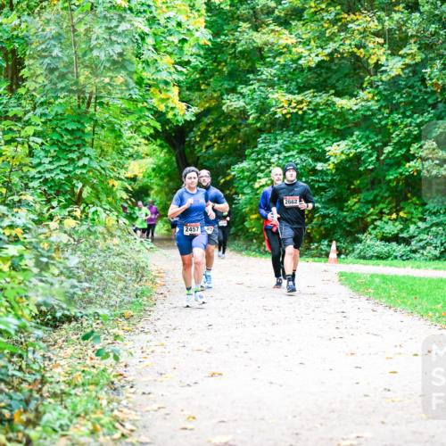 12.10.2025 - Bramfelder Halbmarathon 2025 Dr. Thomas Lammeyer http://msf.ph/oto/9355714 12.10.2025 10:54:38 Laufen 2457, 83, 2662 meine-sportfotos.de