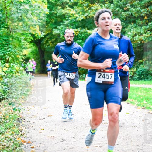 12.10.2025 - Bramfelder Halbmarathon 2025 Dr. Thomas Lammeyer http://msf.ph/oto/9355742 12.10.2025 10:54:42 Laufen 2183, 120, 2457, 214 meine-sportfotos.de