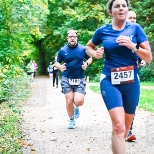 12.10.2025 - Bramfelder Halbmarathon 2025 Dr. Thomas Lammeyer http://msf.ph/oto/9355744 12.10.2025 10:54:43 Laufen 2457, 2183 meine-sportfotos.de