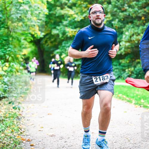 12.10.2025 - Bramfelder Halbmarathon 2025 Dr. Thomas Lammeyer http://msf.ph/oto/9355749 12.10.2025 10:54:43 Laufen 2183, 120 meine-sportfotos.de