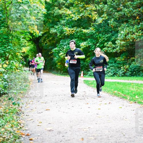 12.10.2025 - Bramfelder Halbmarathon 2025 Dr. Thomas Lammeyer http://msf.ph/oto/9355766 12.10.2025 10:54:47 Laufen 2058 meine-sportfotos.de